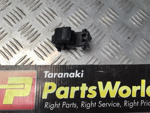 Lr Window Switch