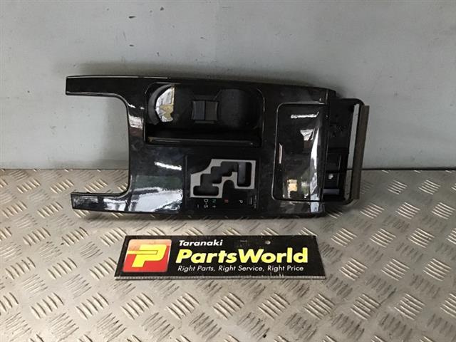 Gearshift Surround / Trim