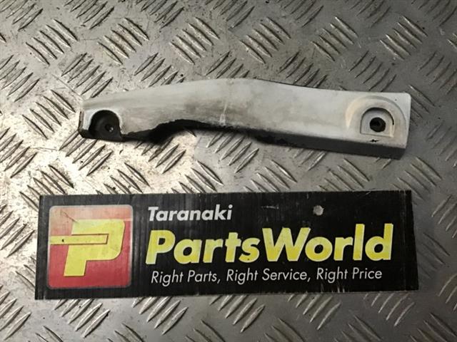 Lr Bumper Retainer