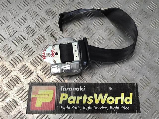 Lr Rear Seat Belt