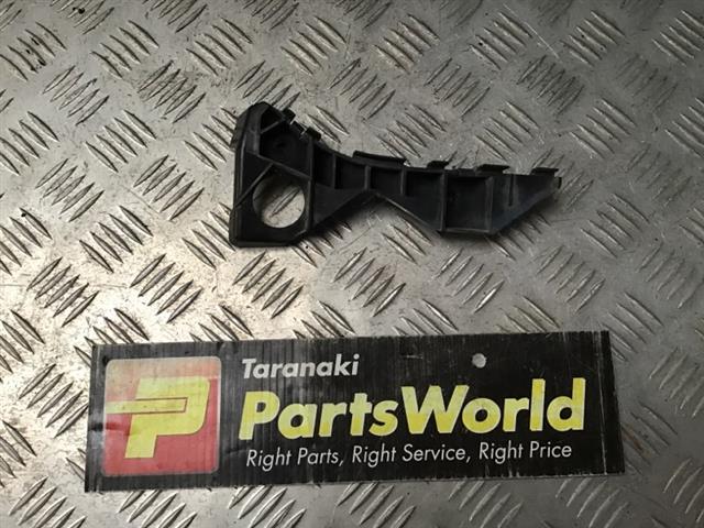 Lf Bumper Retainer