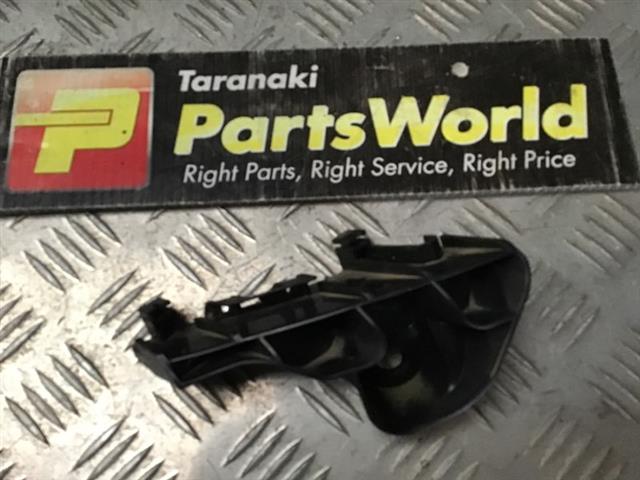 Rear Bumper Retainer Lr