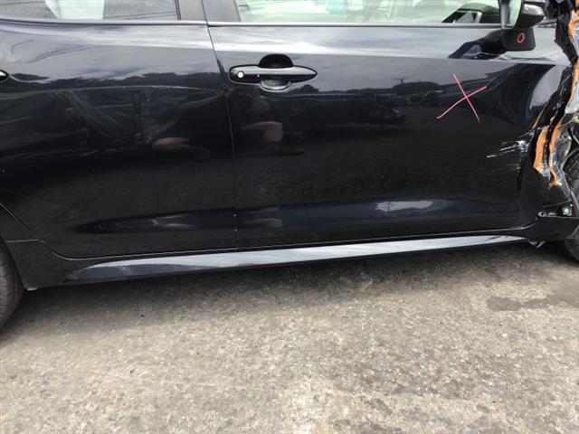 R Side Skirt