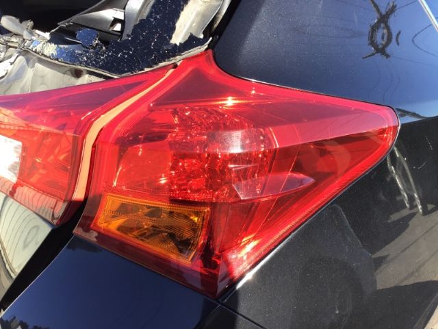 R Tail Light (halogen)