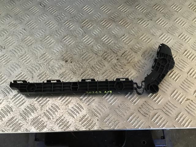 Lr Bumper Retainer