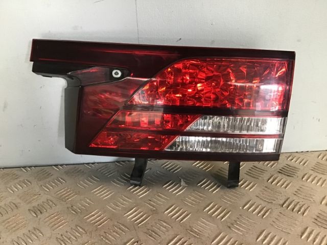 R Tailgate Light