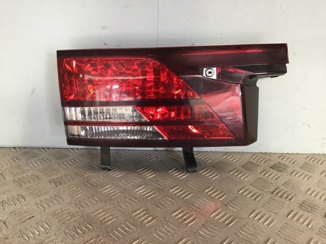 L Tailgate Light