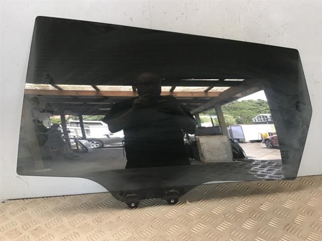 Lr Door Glass