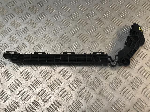 Lr Bumper Retainer