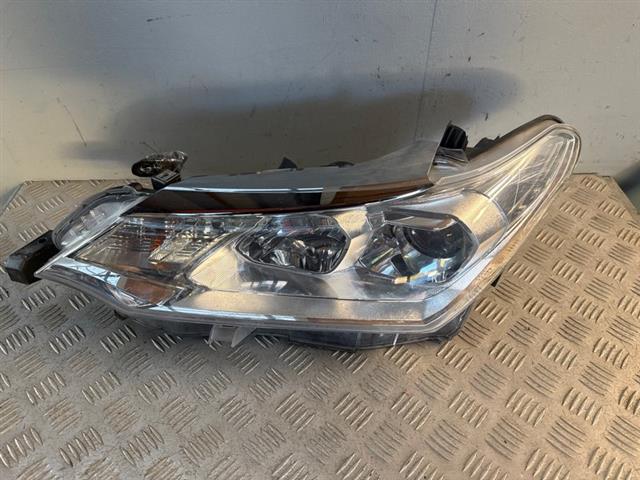 L Headlight (halogen)