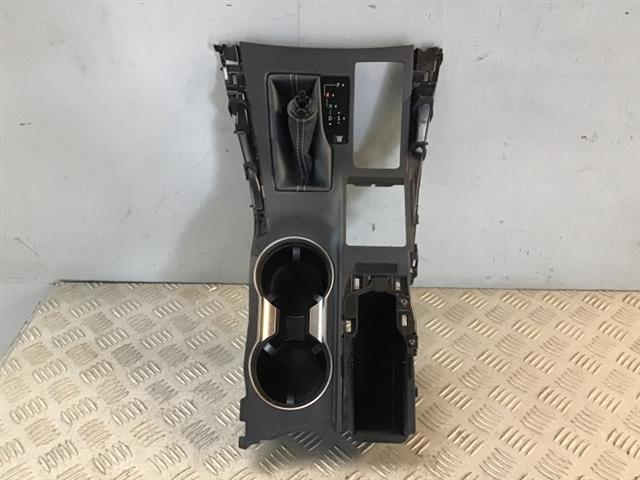 Gearshift Surround / Trim