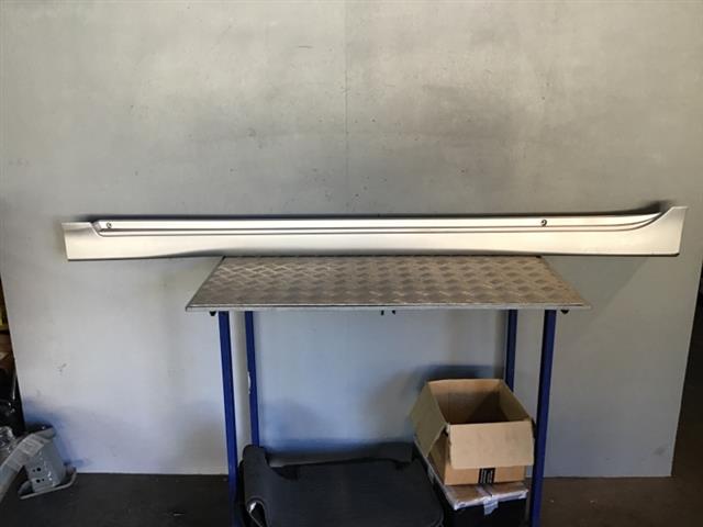 L Side Skirt