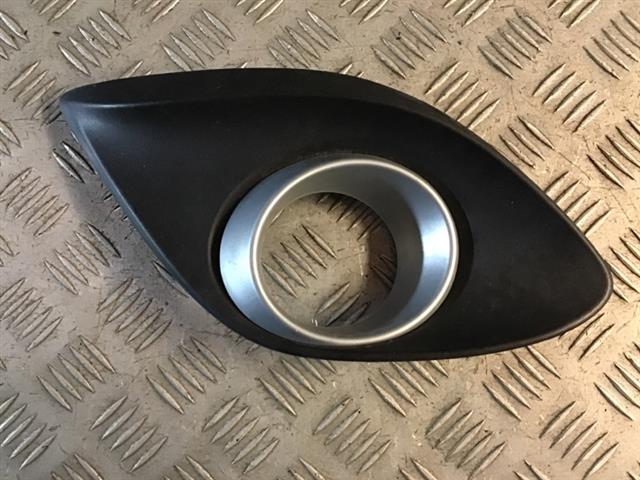 R Spotlight Bezel
