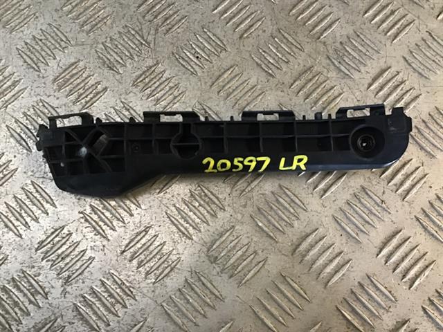 Lr Bumper Retainer