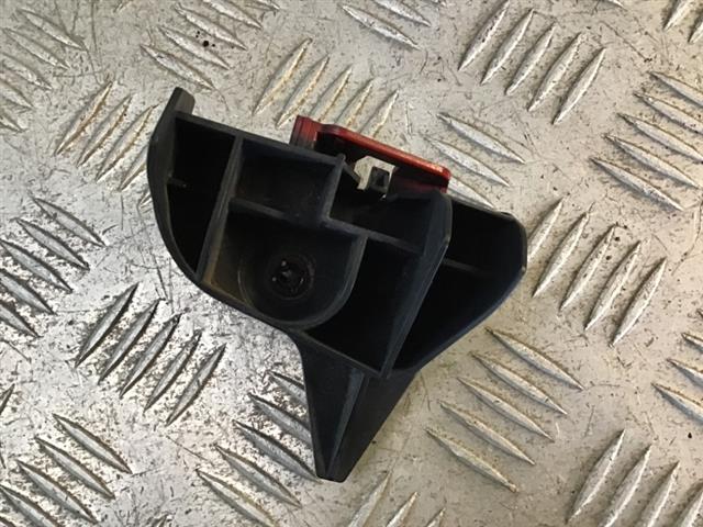R Tail Light Retainer
