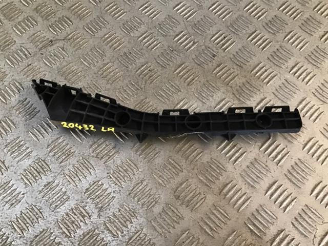 Lr Bumper Retainer