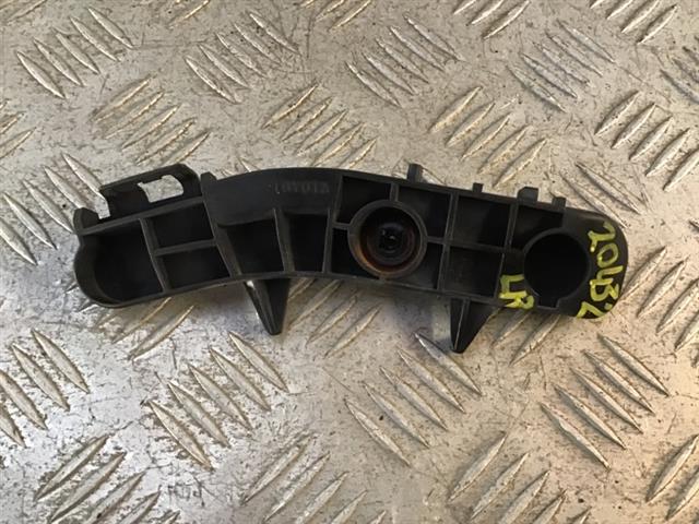 Lr Bumper Retainer
