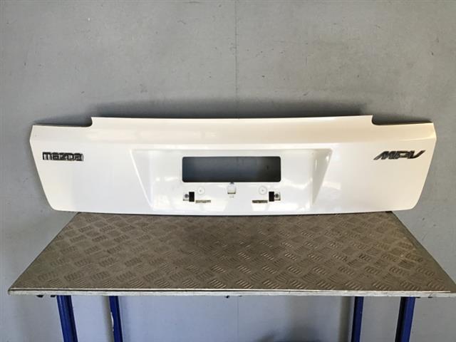 Tailgate Garnish 1 Piece