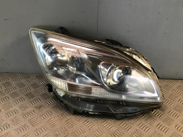 R Headlight (hid)