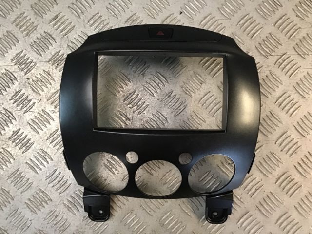 Stereo Surround / Bezel