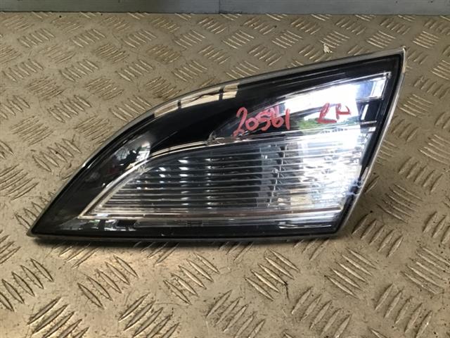 R Tailgate Light