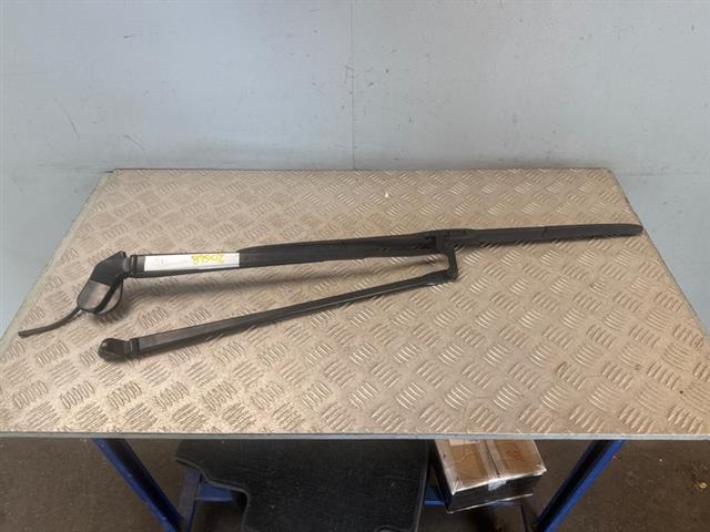 Front Wiper Arm