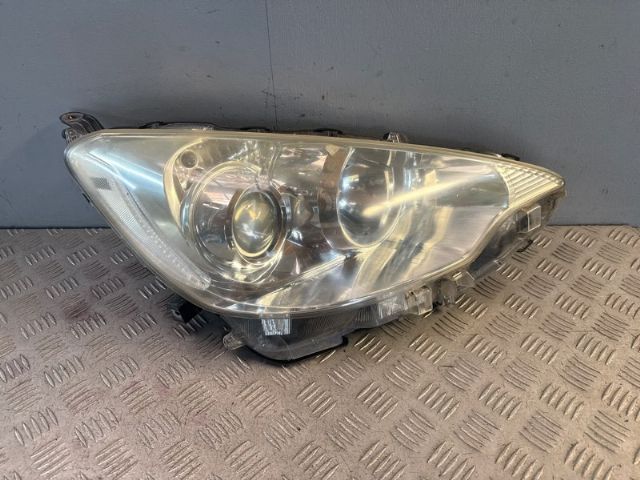 R Headlight