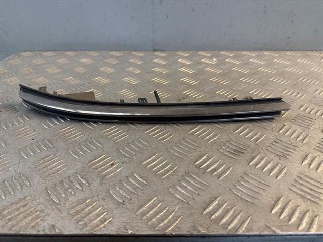 Lr Bumper Moulding