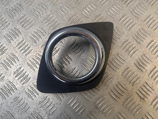 L Spotlight Bezel