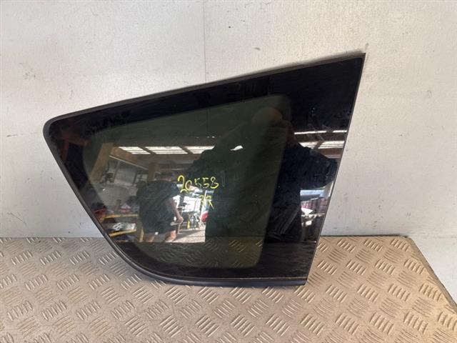 Rr Cargo Glass