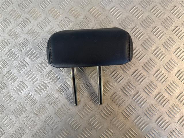Rear Middle Seat Head Rest