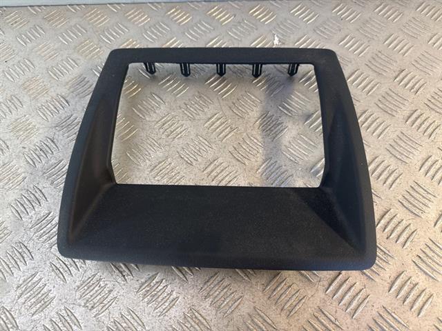 Stereo Surround / Bezel
