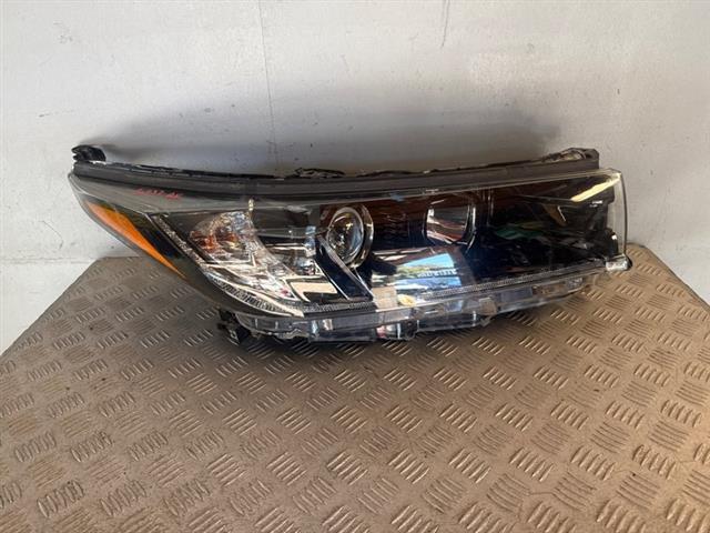 R Headlight