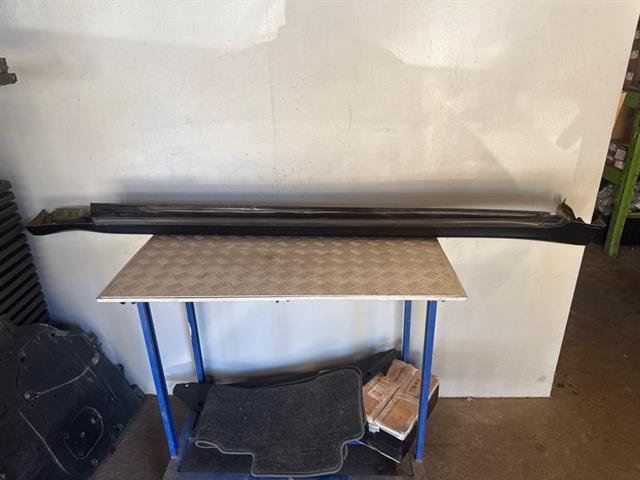 L Side Skirt