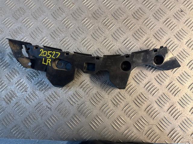 Lr Bumper Retainer