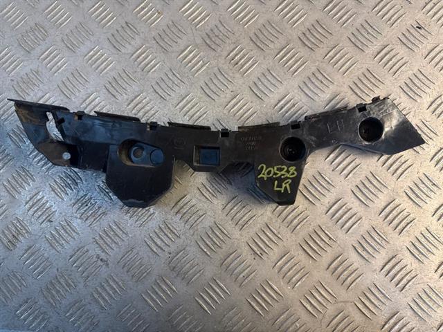 Lr Bumper Retainer