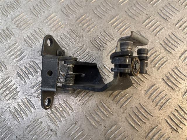 R Side Door Middle Rollers