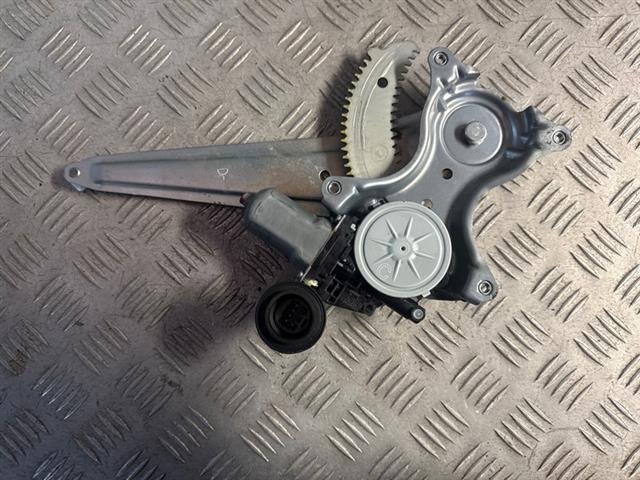 Lr Door Elec Regulator