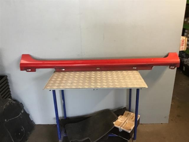 R Side Skirt