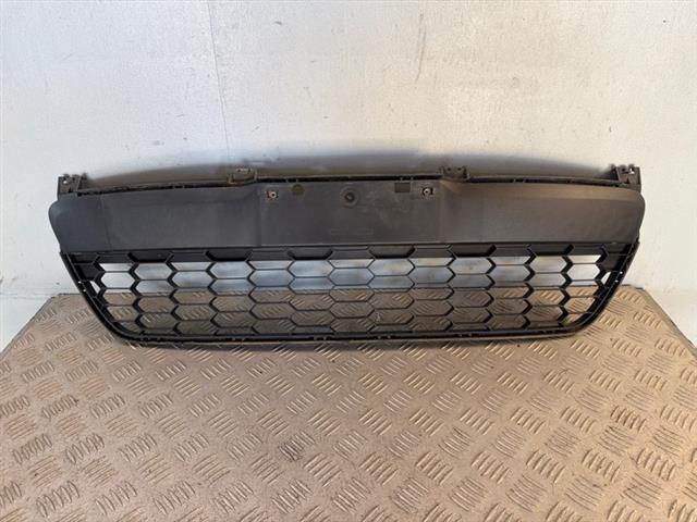 Grille Lower