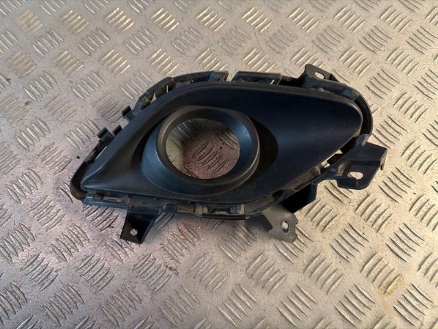 R Spotlight Bezel