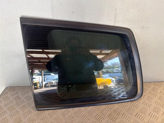 Lr Cargo Glass