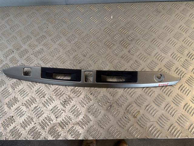 Boot Lid Centre Garnish