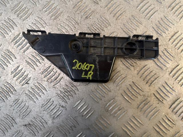 Lr Bumper Retainer