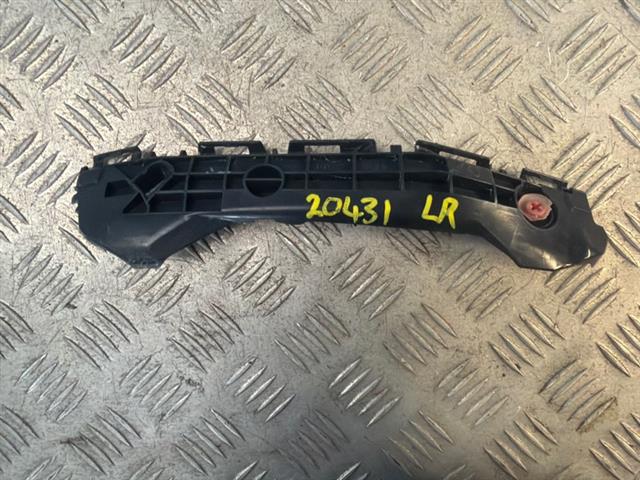 Lr Bumper Retainer