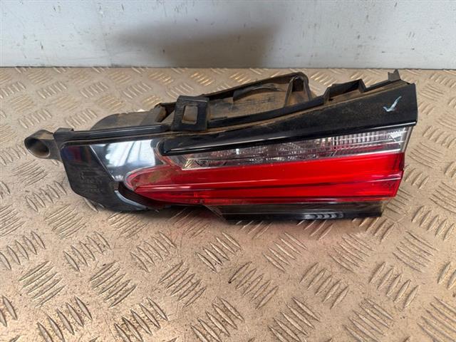 R Tailgate Light