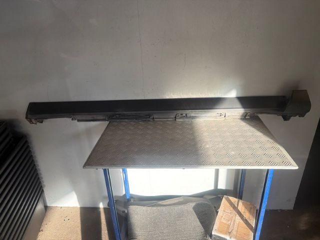 R Side Skirt
