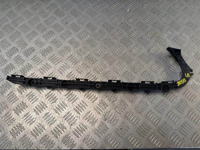 Lr Bumper Retainer