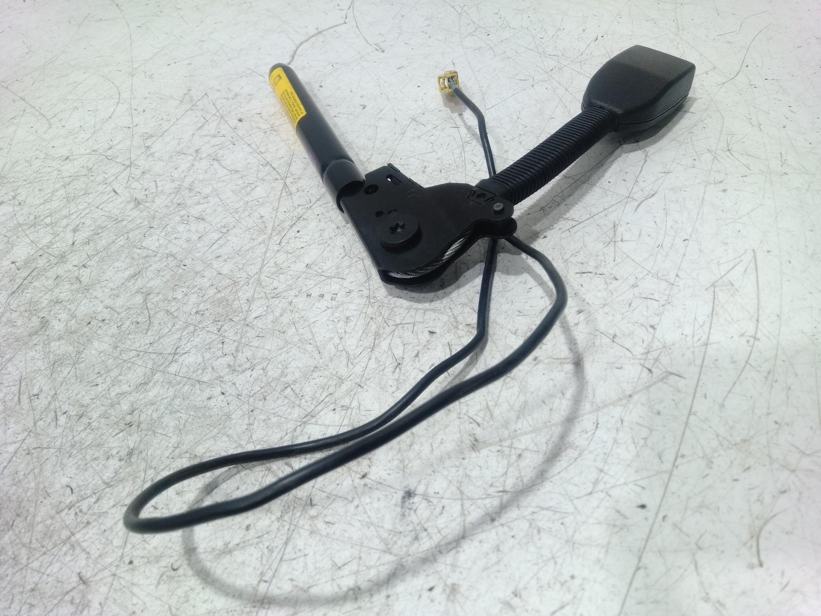 Seat_Belt_Stalk