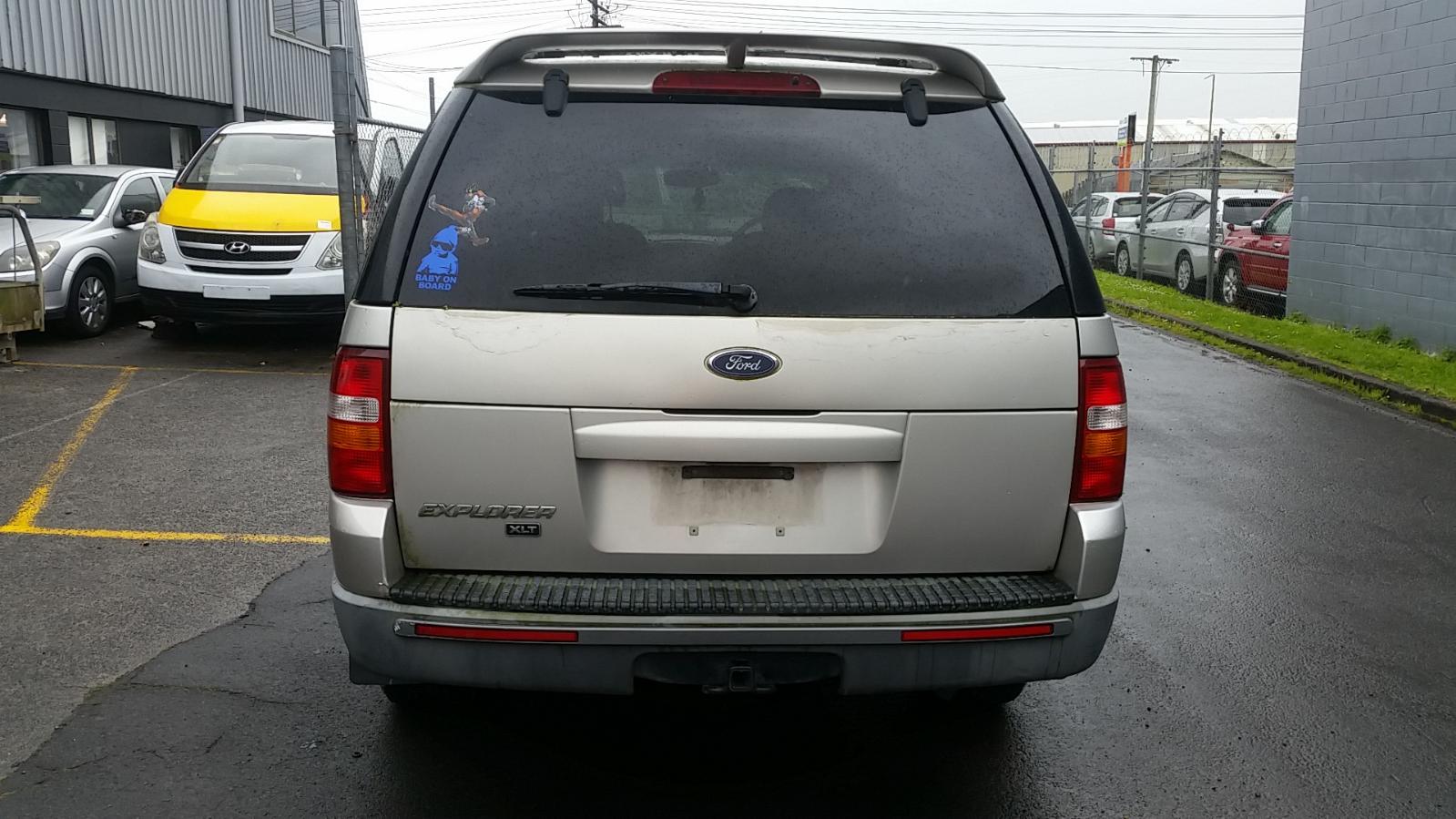 Ford Explorer - UT 2001-2005